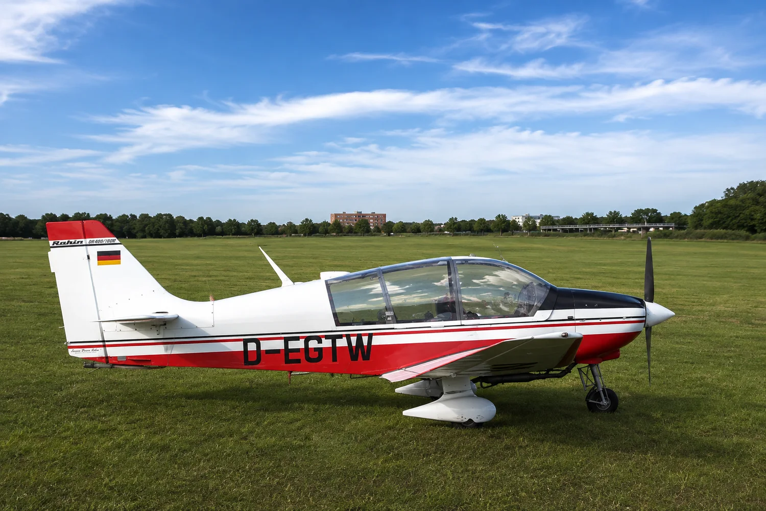 Robin DR 400-180R mit dem Kennzeichen D-EGTW